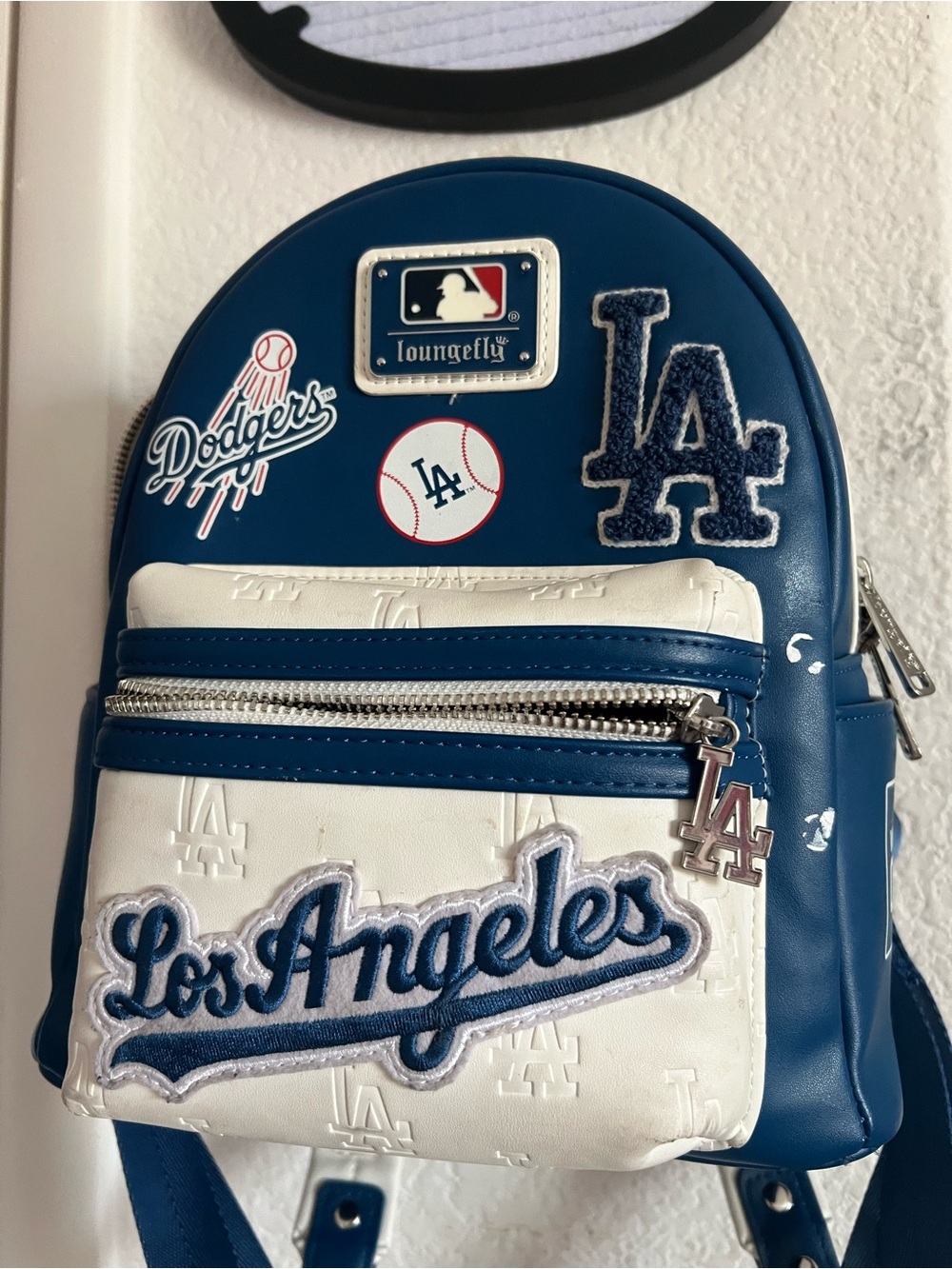 LA dodgers loungefly backpack - Picture 4 of 7